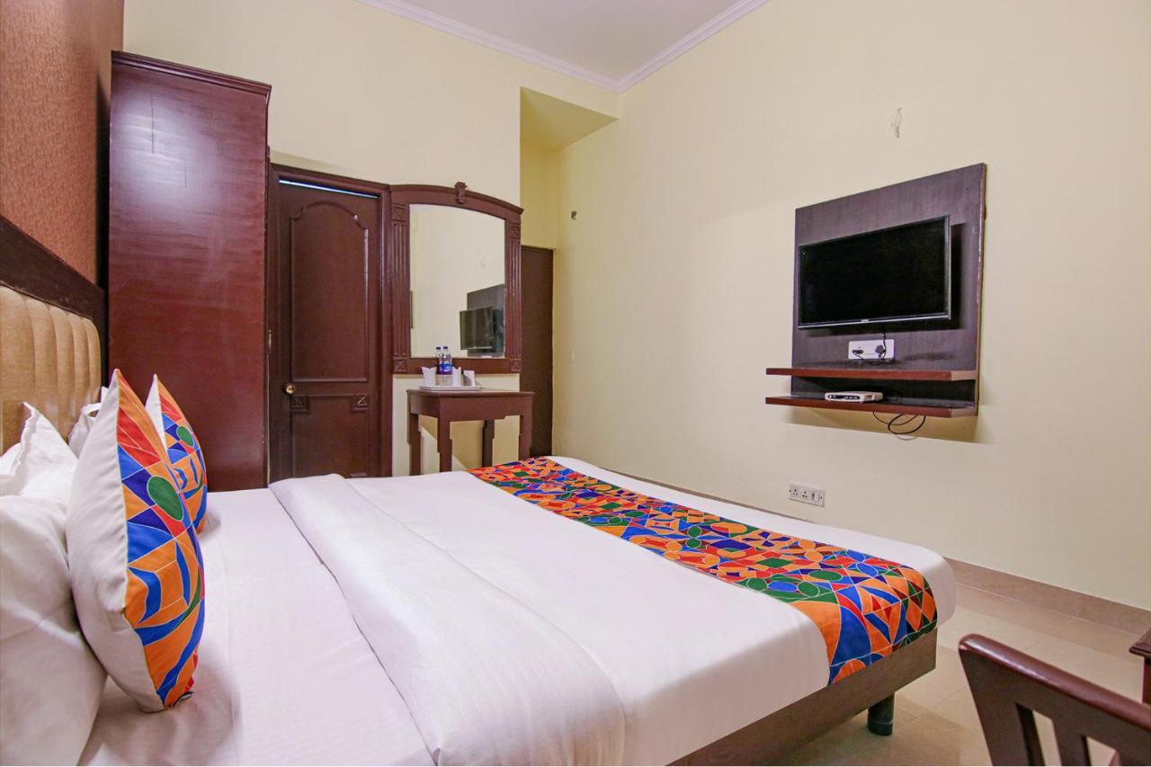होटल Fabhotel Town Pride